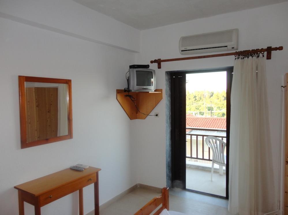 Chris Apartments メタモルフォシ 部屋 写真